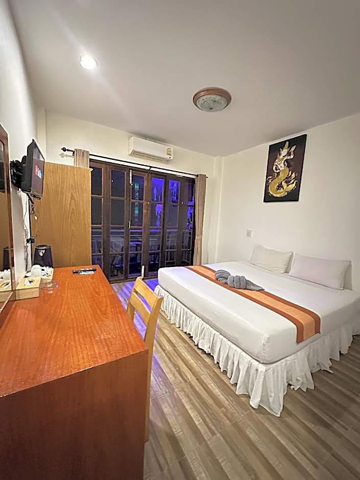 Photo 1 of 16 of Superior, Ground Floor