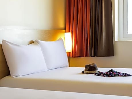 Standard room with 2 double beds