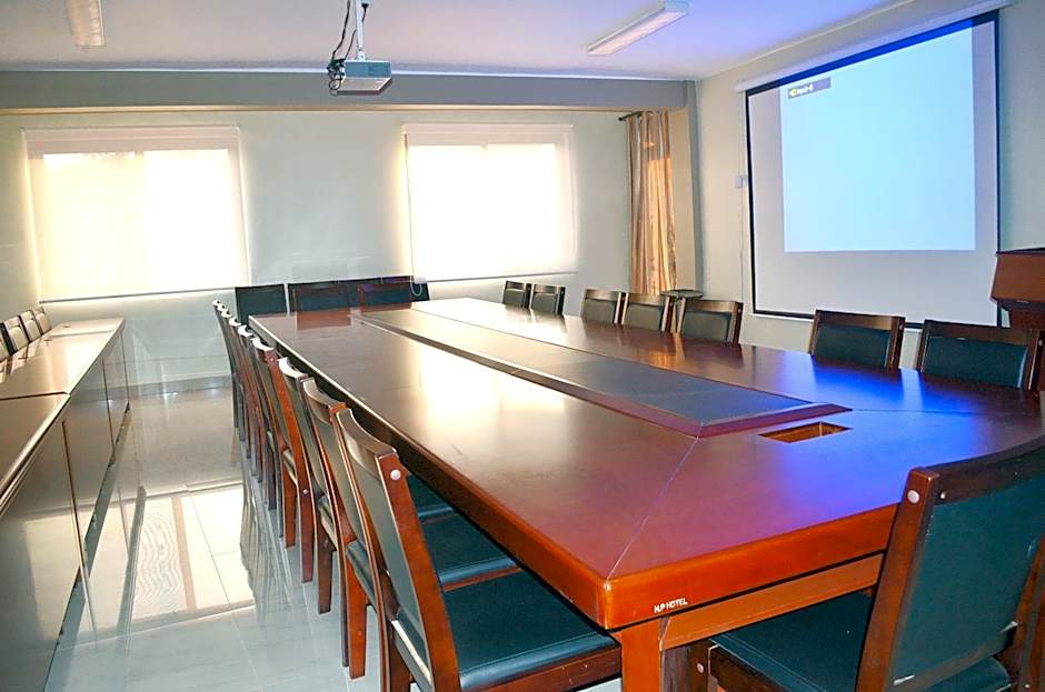 Hillside Plaza Hotel