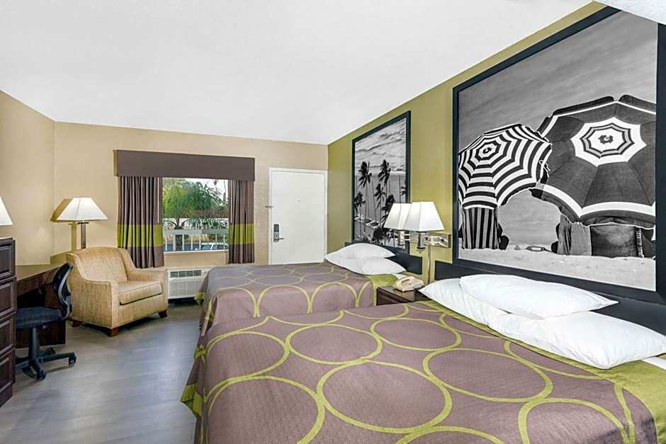 Super 8 by Wyndham Sarasota Near Siesta Key