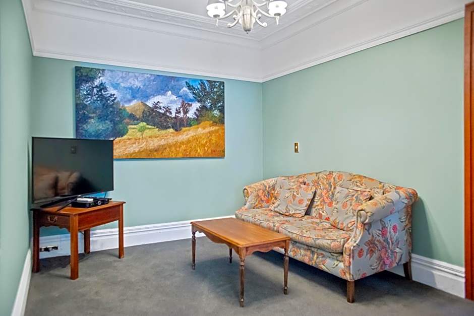 Wellesley Boutique Hotel