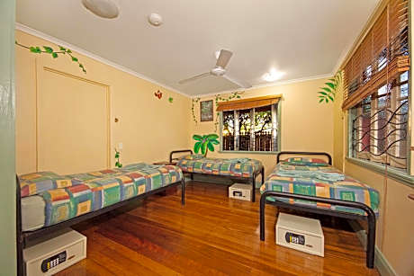 Bed in 3-Bed Standard Mixed Dormitory Room with Shared Bathroom