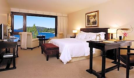 Junior Suite with Lake View