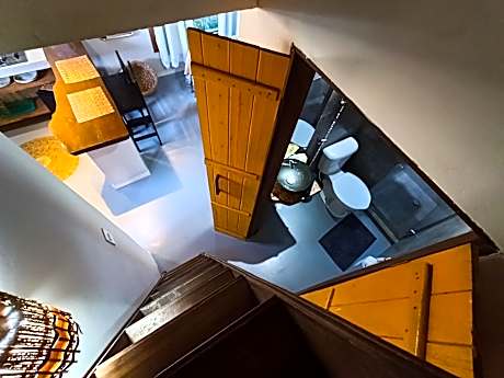 Studio - Split Level