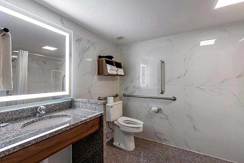Best Western Plus St. Louis West-Westport