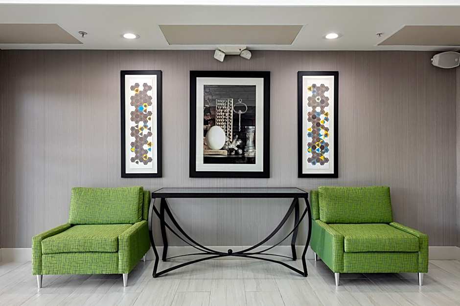 Holiday Inn Express & Suites Milton East I-10 By IHG