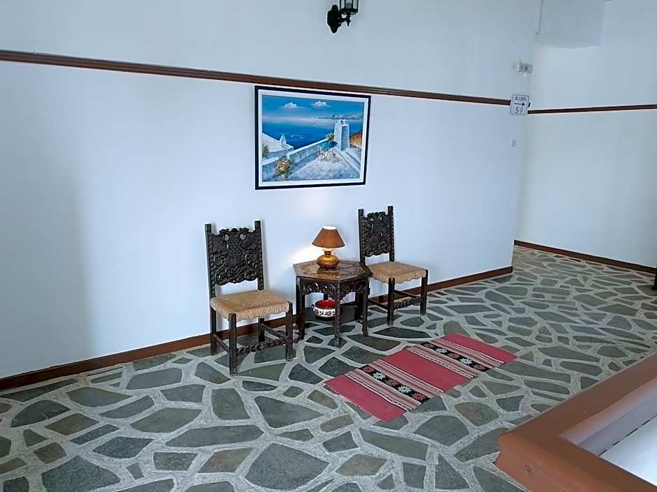 Miranta Hotel - Apartments & Studios