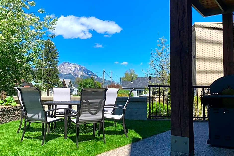 Luxurious 901 Condos by Fernie Central Reservations