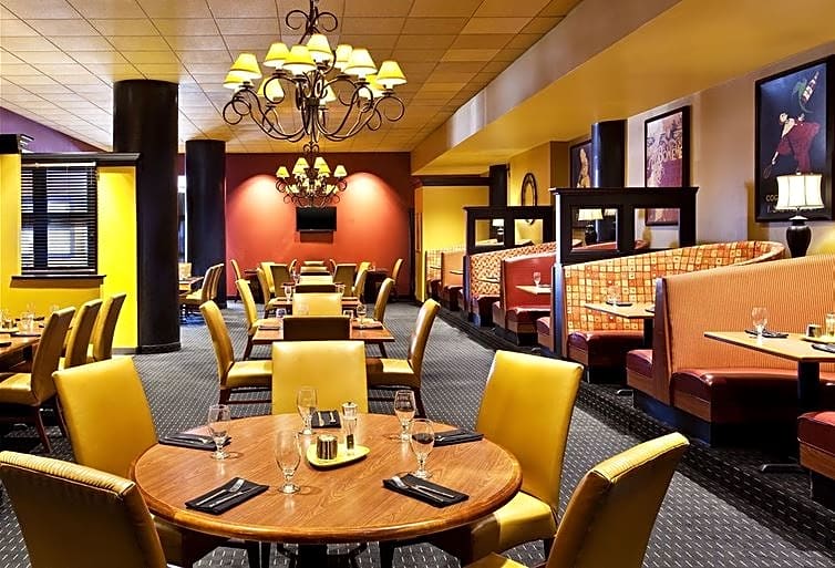 OYO Hotel St Louis Downtown City Center MO