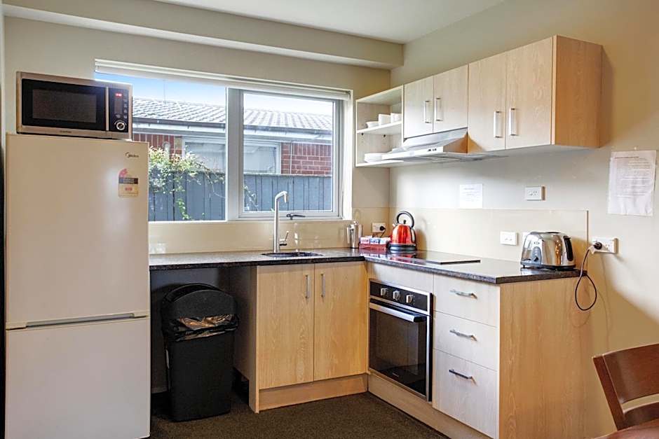 Ellerslie Palms Motel