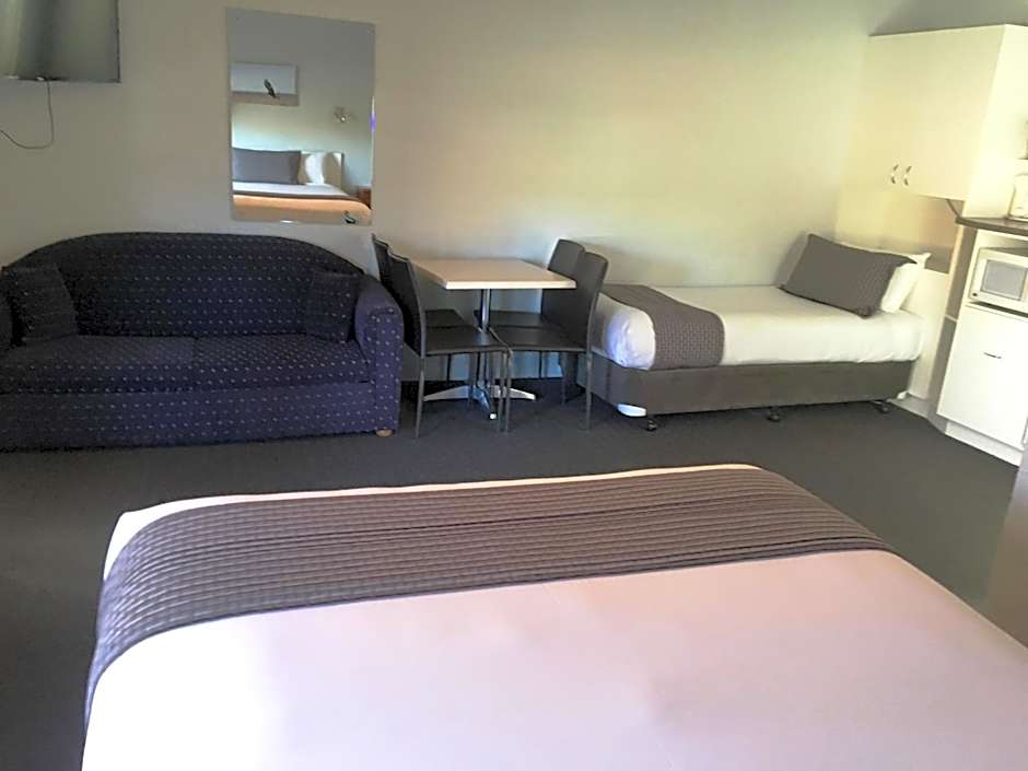 Nicholas Royal Motel - No Pets Allowed