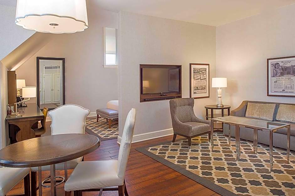 St Louis Union Station Hotel Curio Collection by Hilton