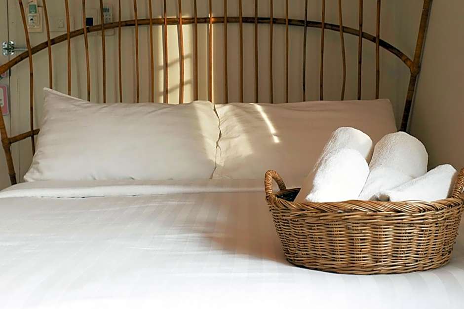 Shanti-Retreat Hotel