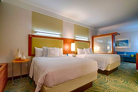 Queen Suite with Two Queen Beds