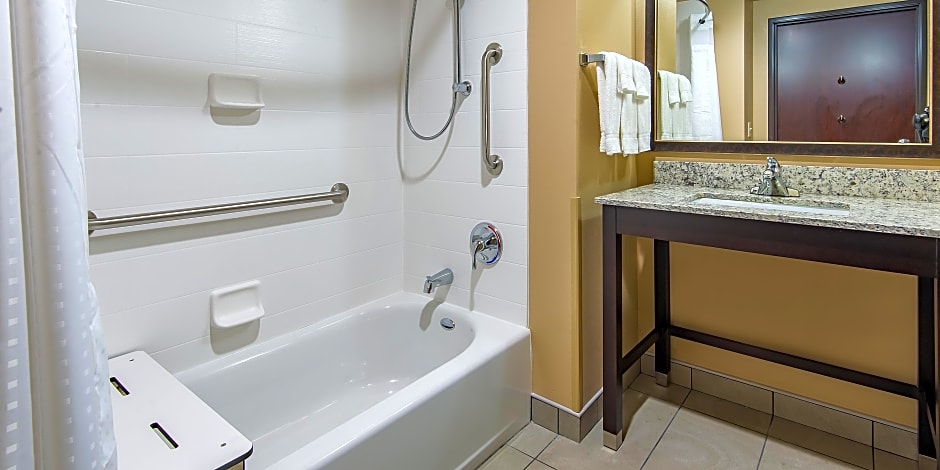 Holiday Inn Salina By IHG