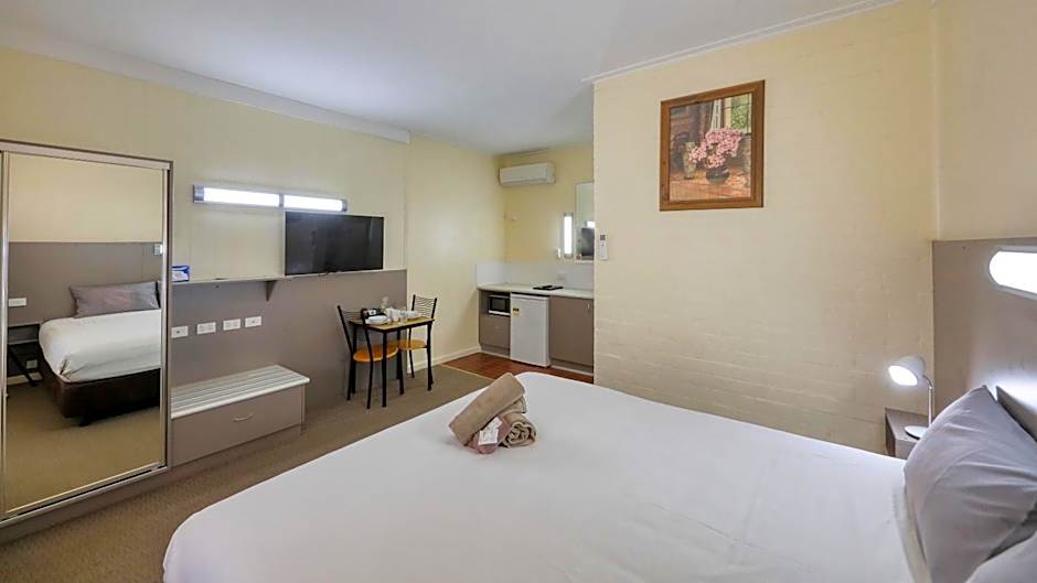 Bishops Lodge Narrandera