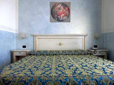 Double Room Single USE ( 1 Adult )