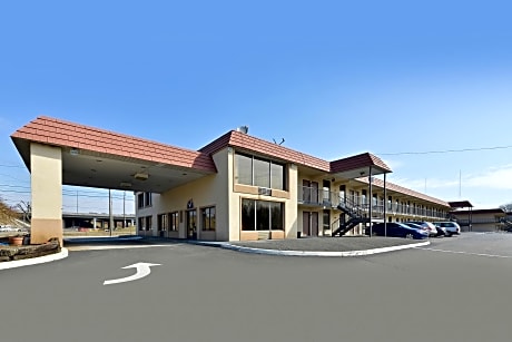 Americas Best Value Inn & Suites-Knoxville North