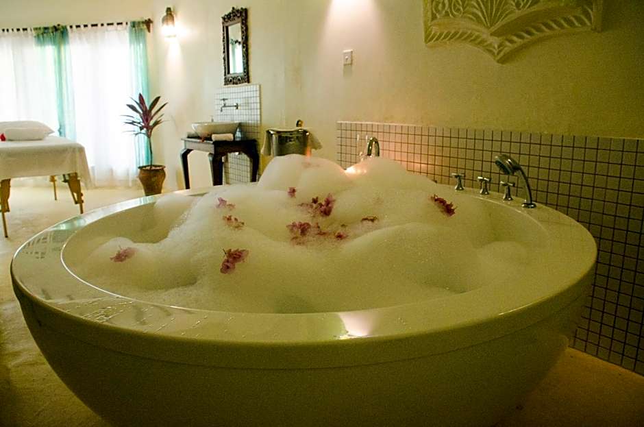 Blue Marlin Beach Hotel