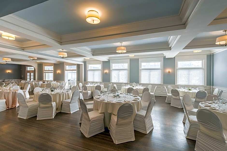 The Strathallan - A DoubleTree By Hilton