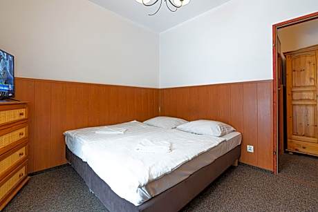 Economy Apartment with Kitchen and Private Bathroom
