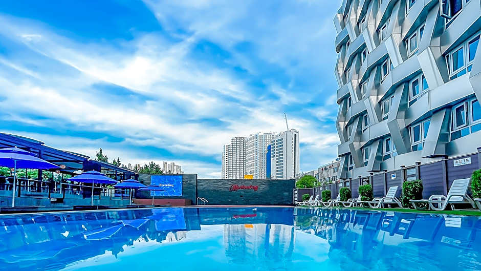 Chungchoho Best Hotel