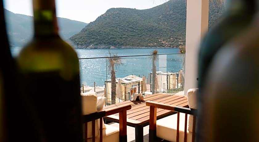 Lures Hotel