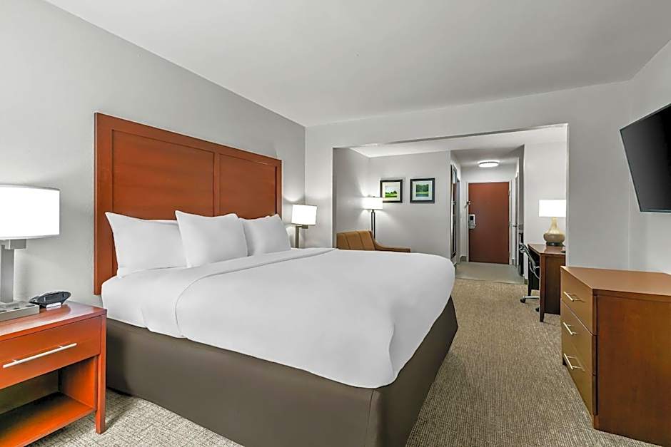 Comfort Inn & Suites Greenwood near University