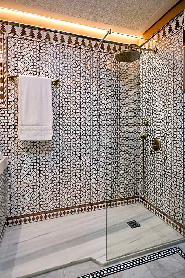 Alhambra Palace Hotel