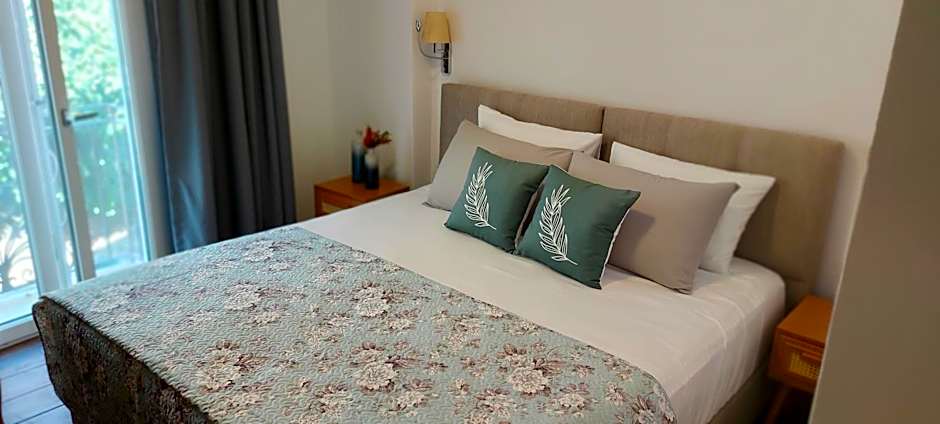 AtaÇesme Otel