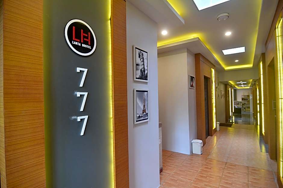 Lanta Hostel - Adult only