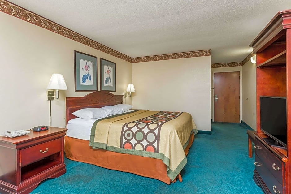 Super 8 by Wyndham Piedmont Greenville Area