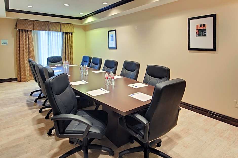 Holiday Inn Express Hotel & Suites Albuquerque Airport By IHG