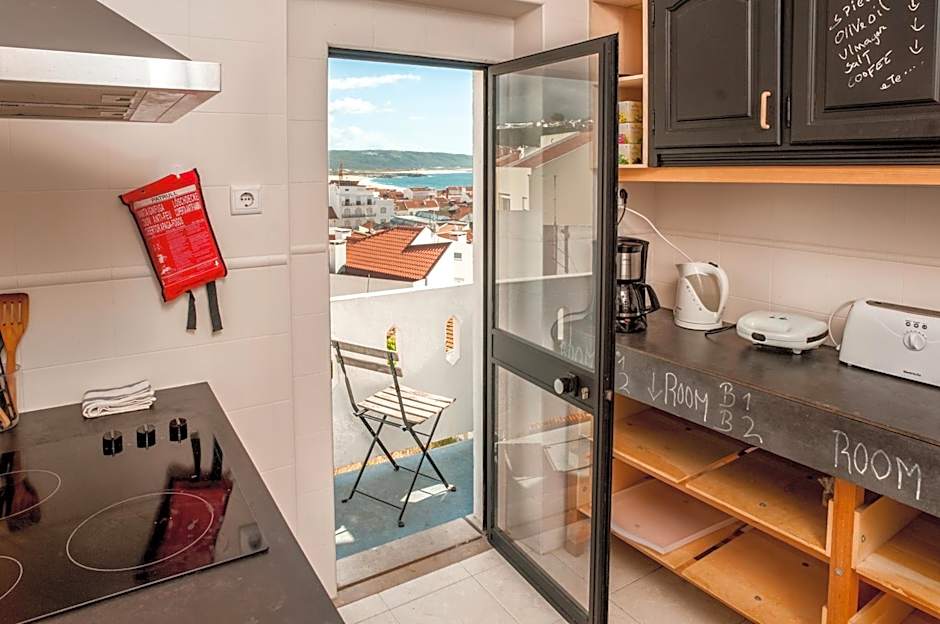 Nazaré Hostel - Rooms & Dorms