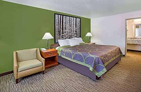 1 King Bed Non-Smoking