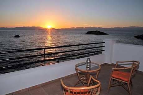 Superior Two-Bedroom Apartment-Seafront