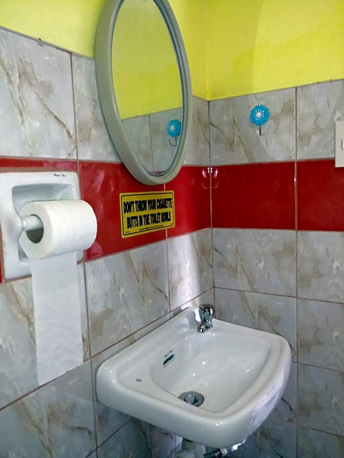 MiL's Hillside Tourist Inn