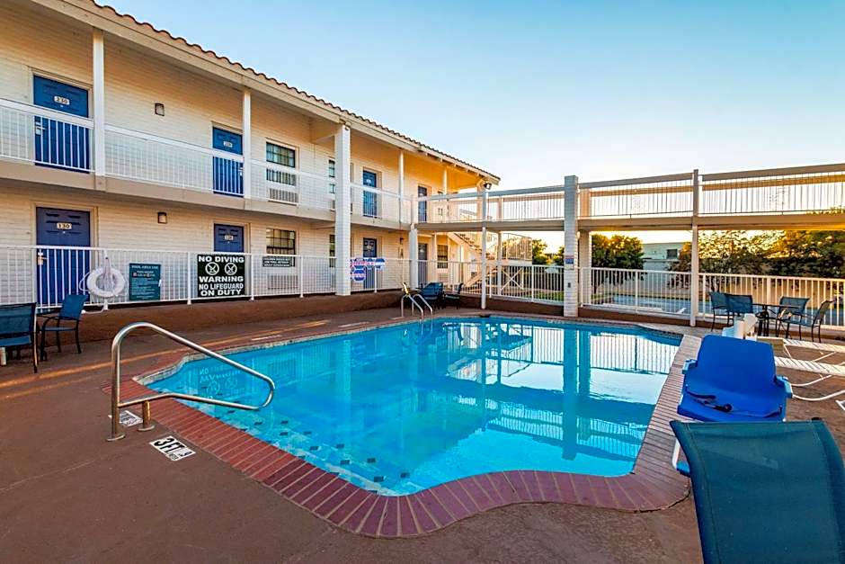 Motel 6 Euless - DFW West