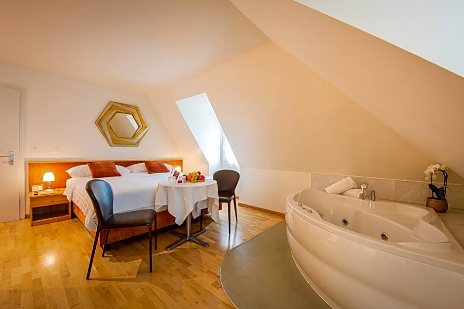 Hôtel du Cheval Blanc - City center