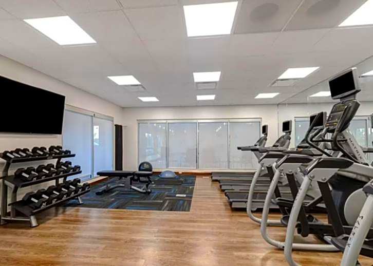 Holiday Inn Express & Suites - Detroit - Dearborn By IHG