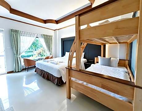 Deluxe Quadruple Room