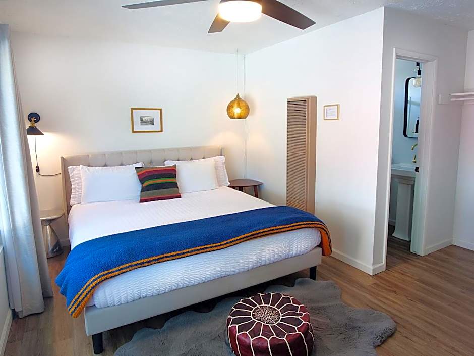 Sierra Blue Hotel & Swim Club