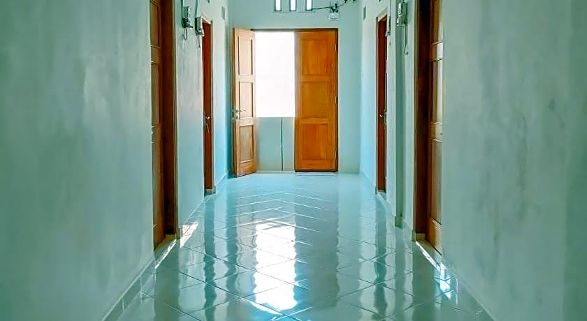 RedDoorz at Omah Candi Sari near Airport YIA