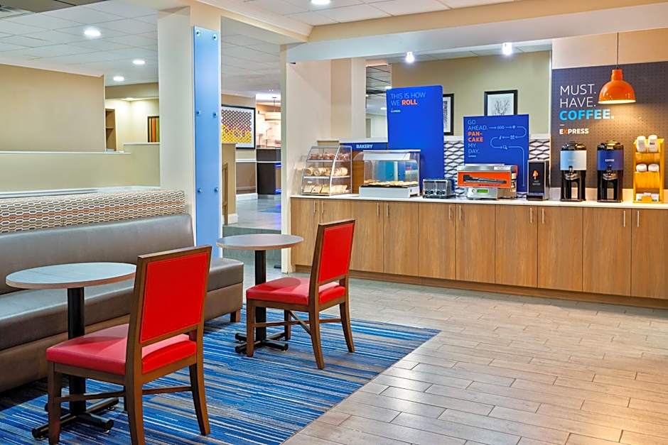 Holiday Inn Express Hotel & Suites Bonita Springs By IHG