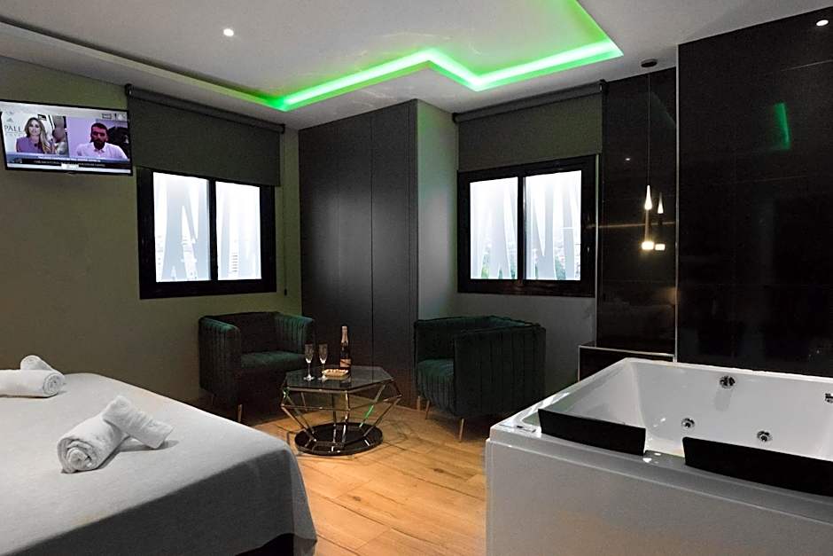 DAOS Suites & Terrace Marbella