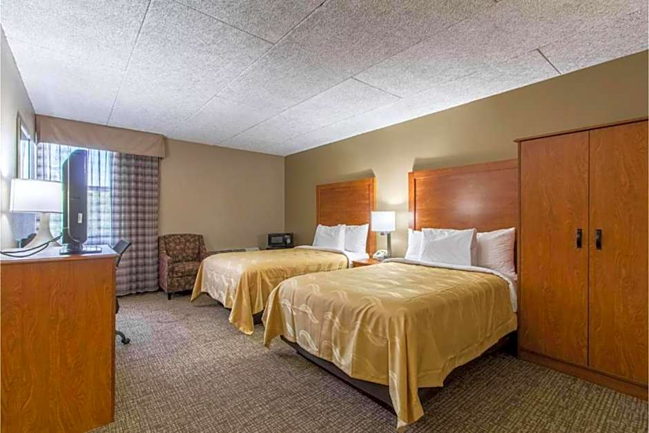 OYO Greenridge Hotel