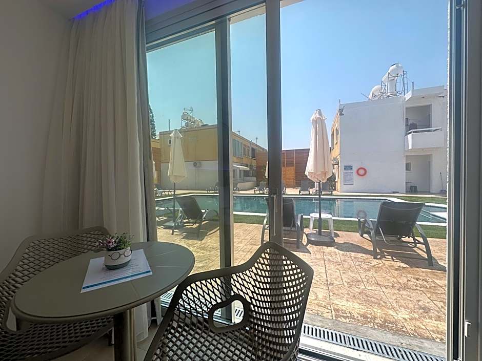 Sun Plaza Suites - Adults Only