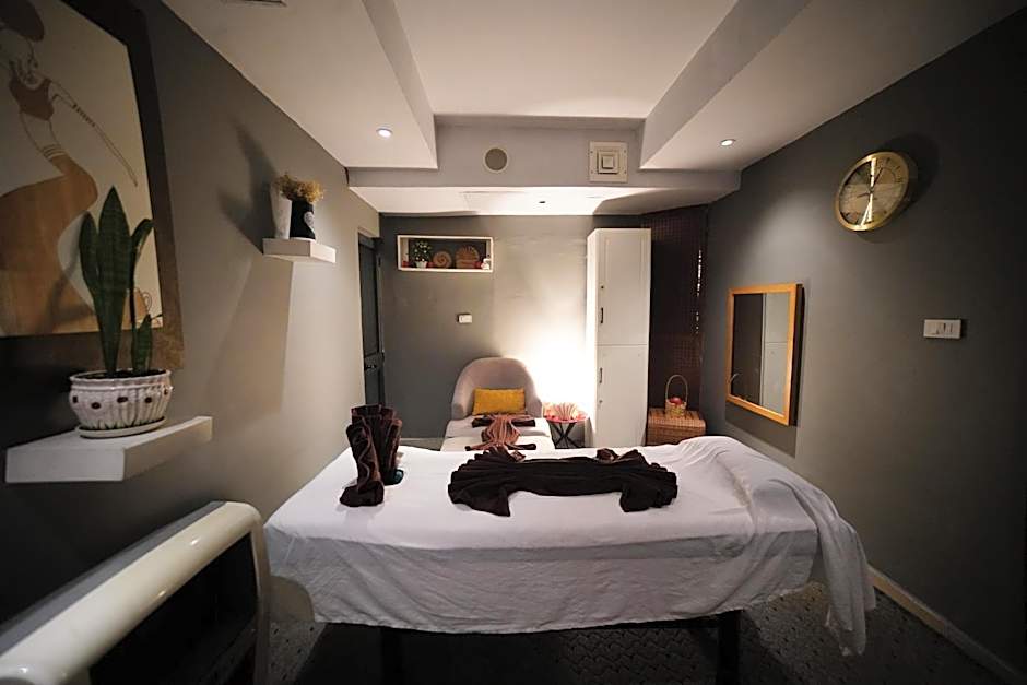 Mado Hotel