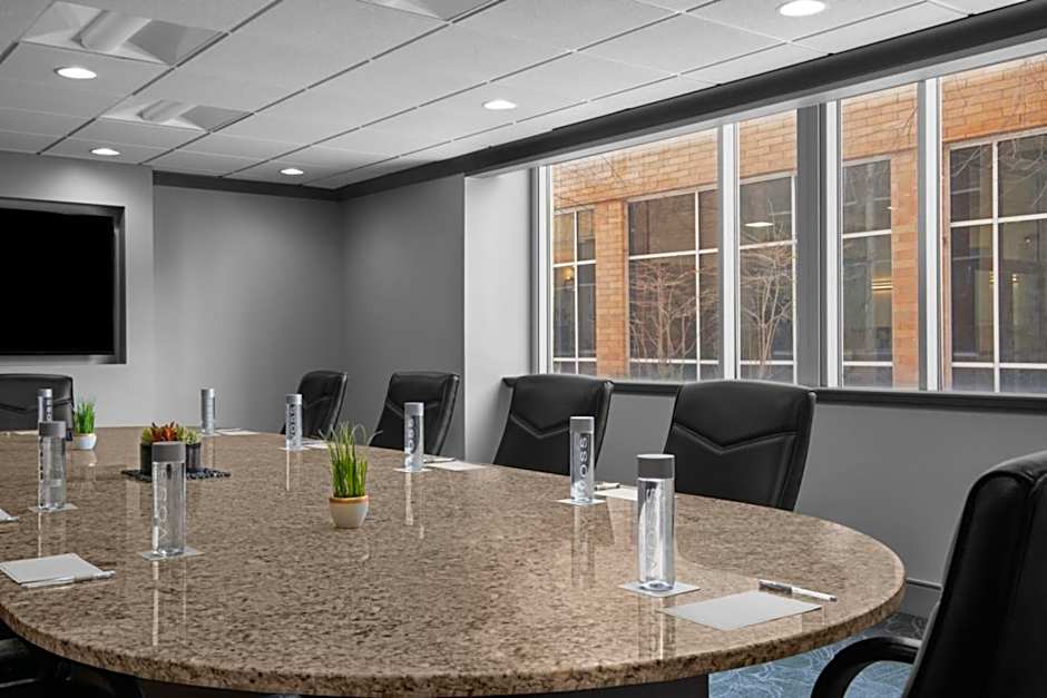 Renaissance by Marriott Indianapolis North Hotel