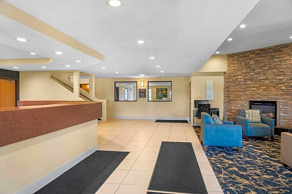 White Pine Inn & Suites